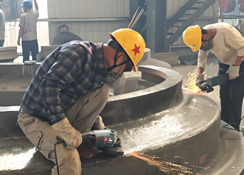 大型鑄鋼廠(chǎng)在鑄造車(chē)間的注意事項(xiàng)