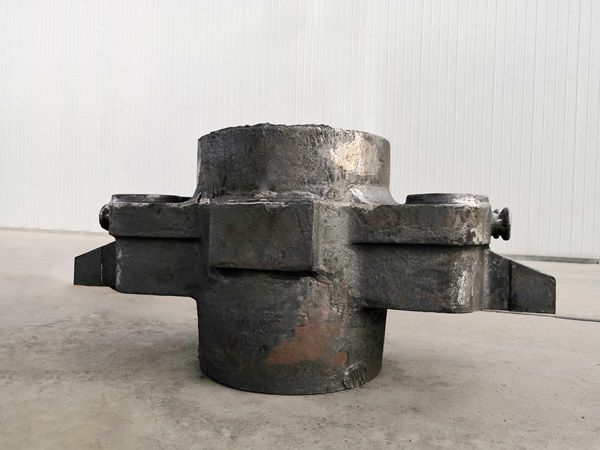 大型鑄鋼件-橫梁作為破碎機配件有何重要作用？